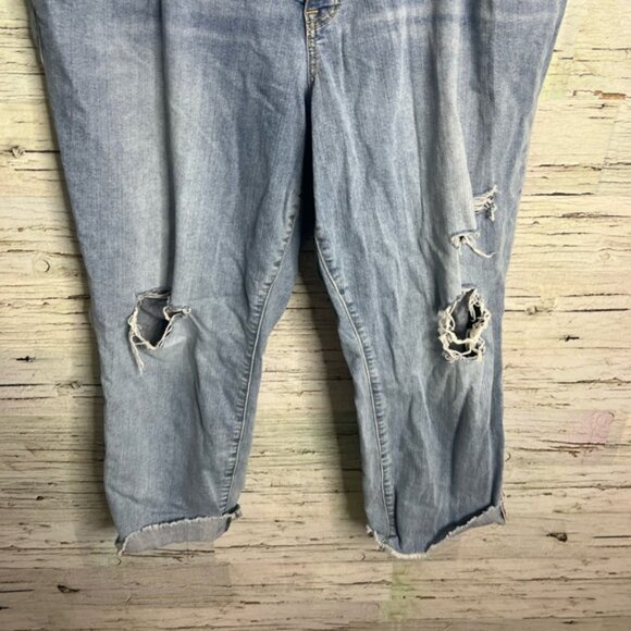 Torrid Distressed Cropped Boyfriend Jeans 18 - Picture 2 of 4